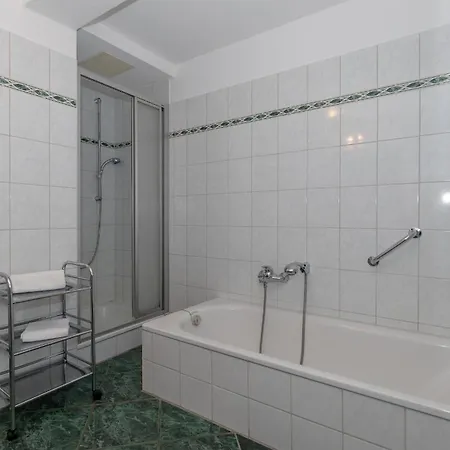 Apartment Haus Wenden 1 *